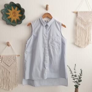 Reitmans Light Blue Sleeveless Button Down Shirt